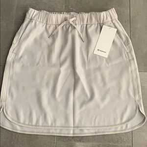 LULULEMON TAN 12 on the fly skirt